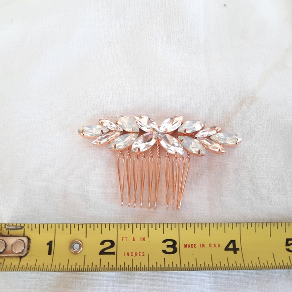 Stunning Bridal/ Prom Hair Piece - Picture 2 of 4